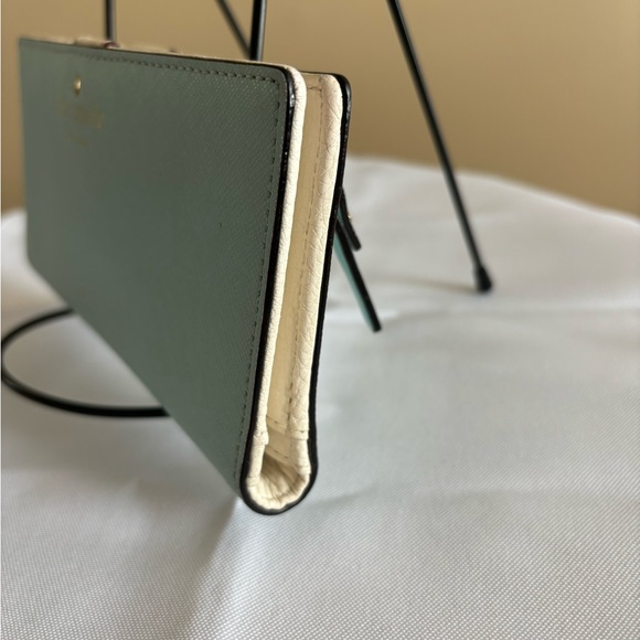 EUC Kate Spade New York blue bi-fold wallet - Picture 4 of 12